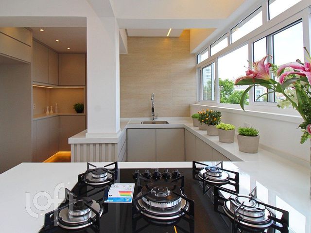 Apartamento com 99m², 3 dormitórios, 2 suítes, 1 vaga, Bela Vista em Porto Alegre