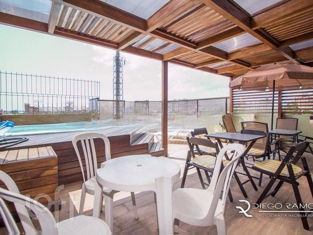 Apartamento com 220m², 3 dormitórios, 1 suíte, 2 vagas, Menino Deus em Porto Alegre