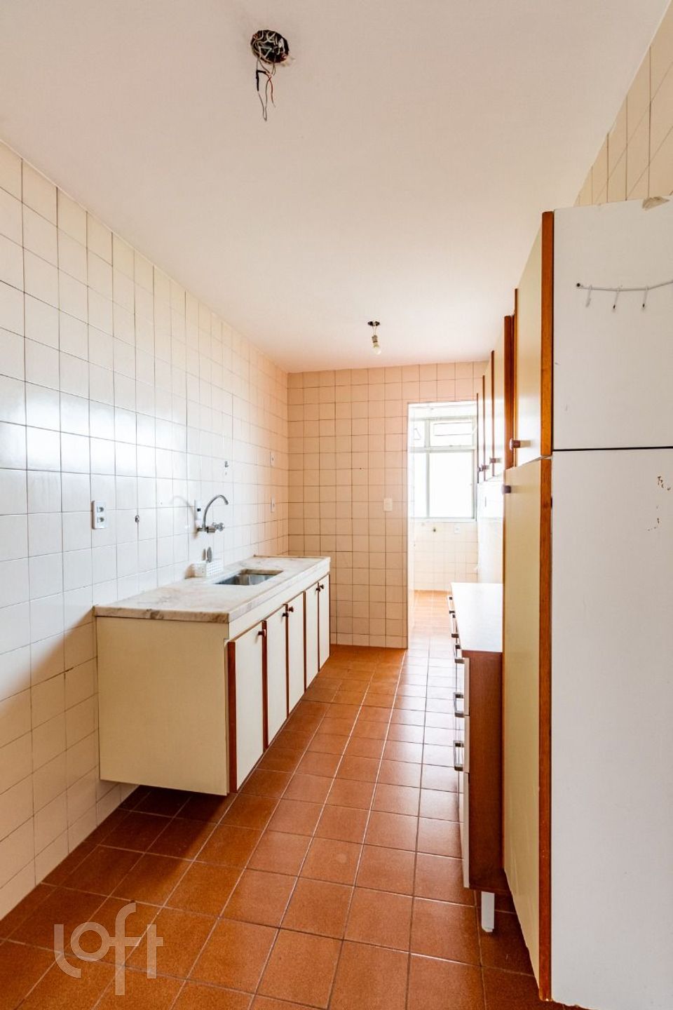 Apartamento à venda com 3 quartos, 75m² - Foto 4