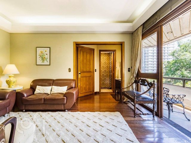 Apartamento com 153m², 3 dormitórios, 1 suíte, 2 vagas, Bela Vista em Porto Alegre