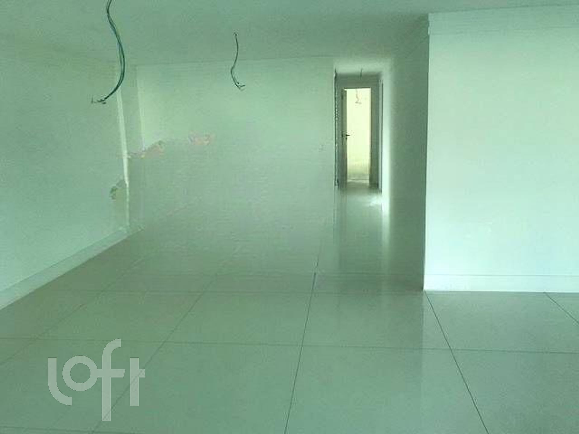 Apartamento à venda com 3 quartos, 180m² - Foto 4