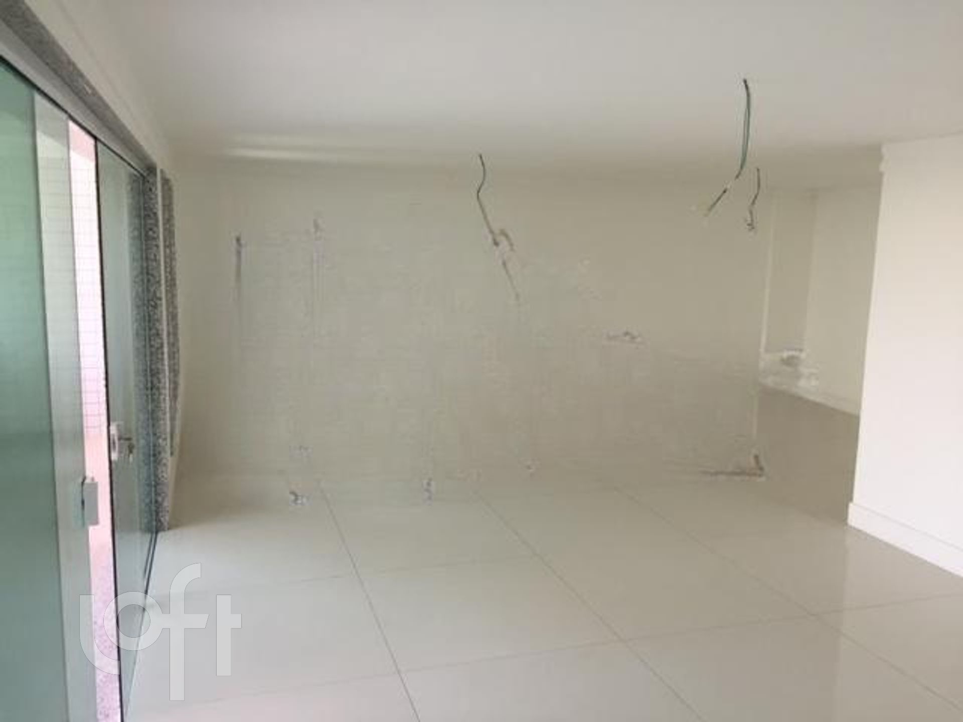 Apartamento à venda com 3 quartos, 180m² - Foto 6