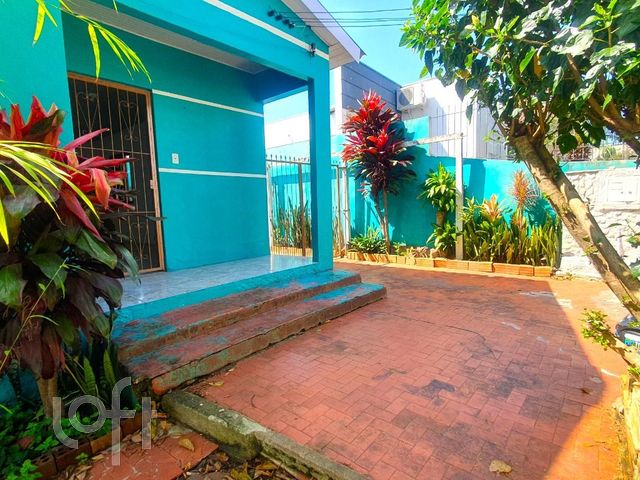 Casa com 100m², 2 dormitórios, 3 vagas, Vila Ipiranga em Porto Alegre
