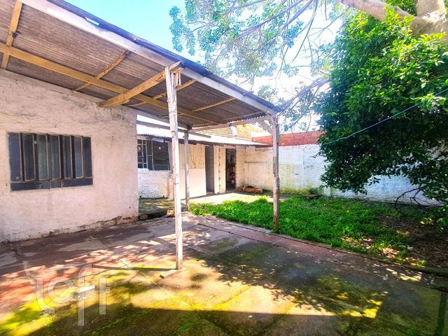 Casa com 100m², 2 dormitórios, 3 vagas, Vila Ipiranga em Porto Alegre