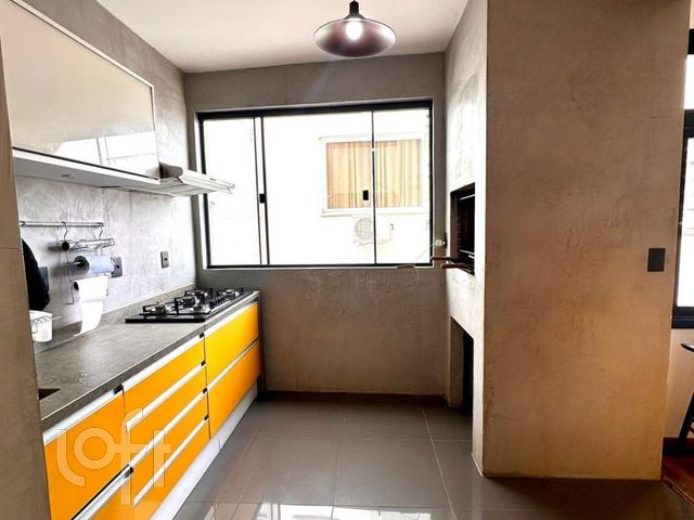 Apartamento com 82m², 3 dormitórios, 1 vaga, Rio Branco em Porto Alegre