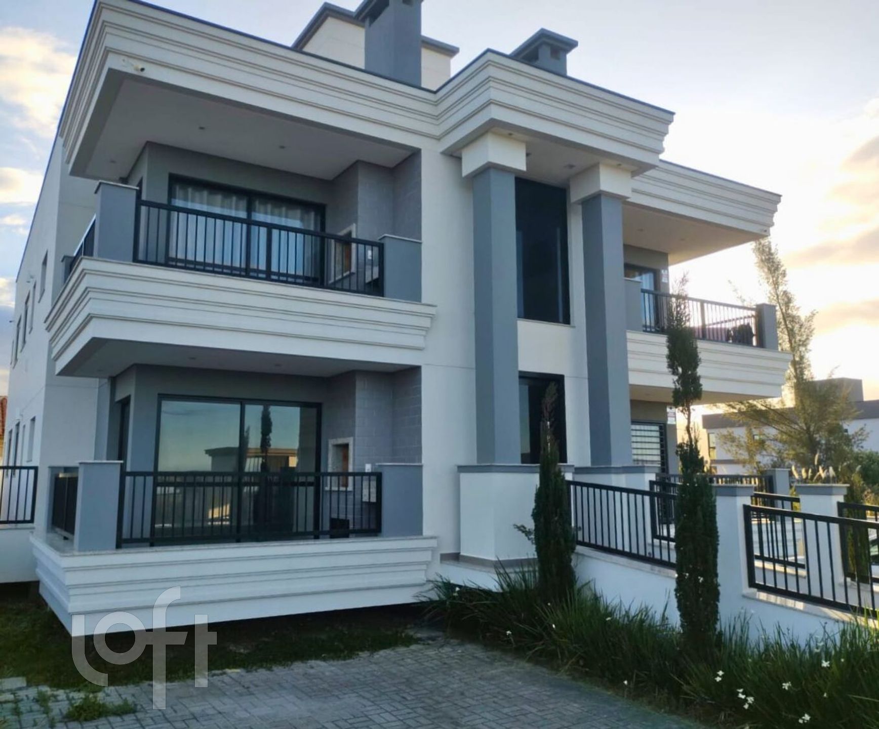 Apartamento à venda em Pinheira com 91 m², 3 quartos, 1 suíte, 1 vaga