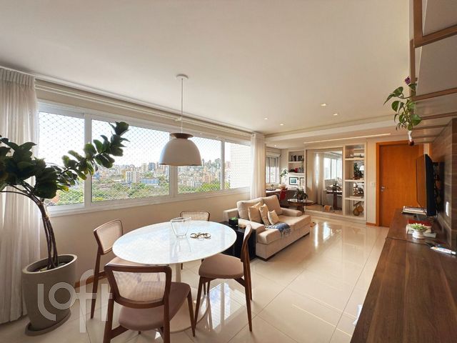 Apartamento com 63m², 2 dormitórios, 1 suíte, 1 vaga, Santana em Porto Alegre