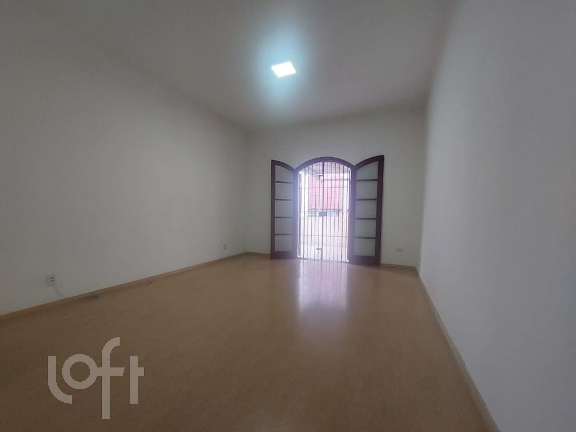 Casa à venda com 2 quartos, 109m² - Foto 1