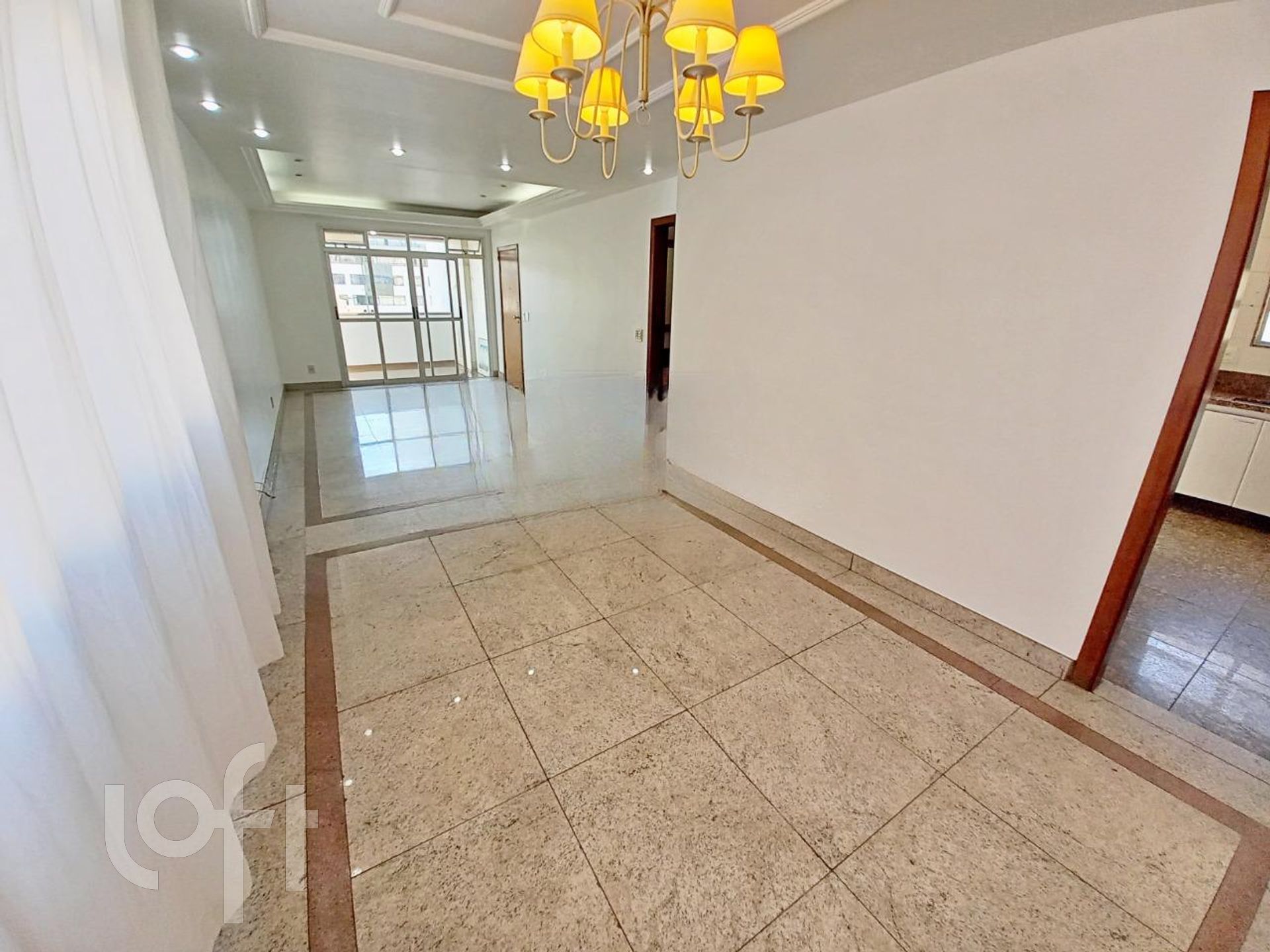 Apartamento à venda com 4 quartos, 140m² - Foto 1