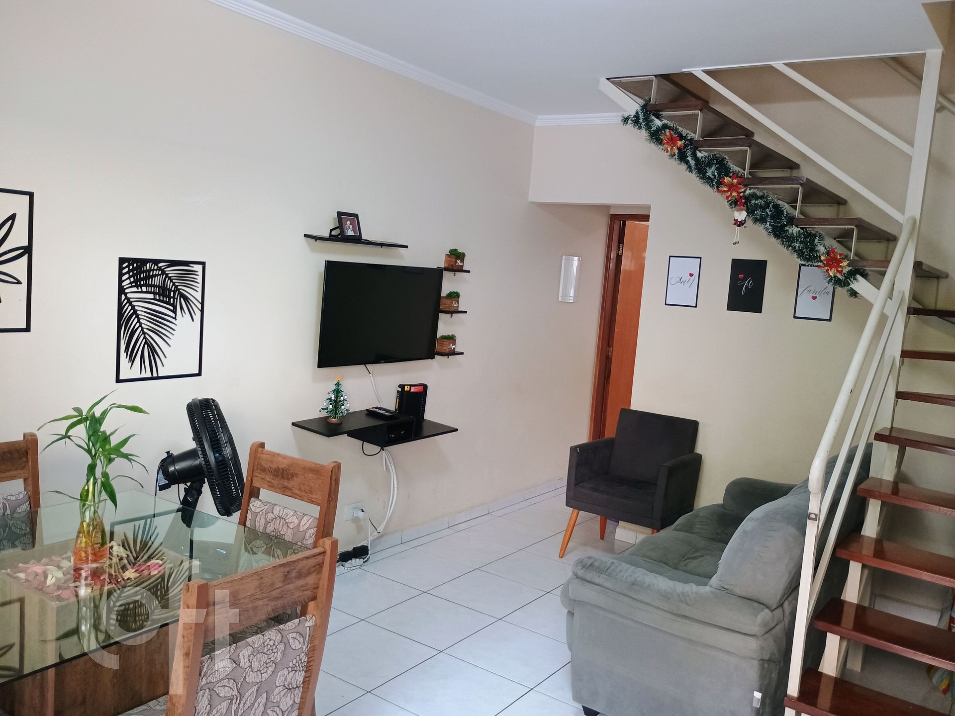 Casa de Condomínio à venda com 2 quartos, 75m² - Foto 1