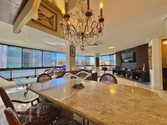 Apartamento com 400m², 4 dormitórios, Bela Vista em Porto Alegre