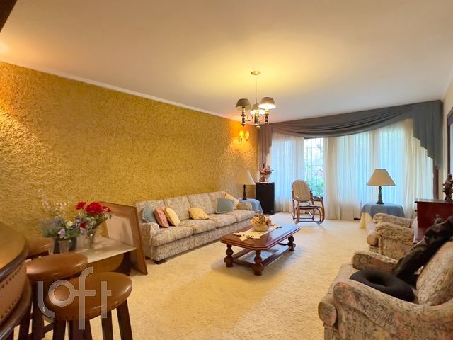 Casa com 470m², 4 dormitórios, 2 suítes, 4 vagas, Chácara das Pedras em Porto Alegre