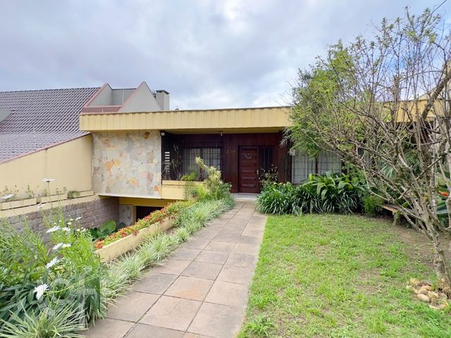 Casa com 470m², 4 dormitórios, 2 suítes, 4 vagas, Chácara das Pedras em Porto Alegre