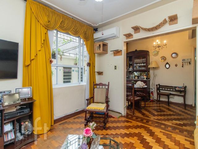 Apartamento com 82m², 3 dormitórios, 1 suíte, Santana em Porto Alegre