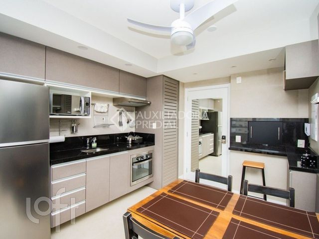 Apartamento com 37m², 1 dormitório, 1 vaga, Chácara das Pedras em Porto Alegre