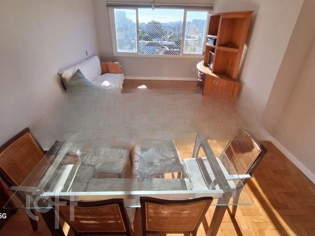 Apartamento com 110m², 3 dormitórios, 1 suíte, 1 vaga, Petrópolis em Porto Alegre