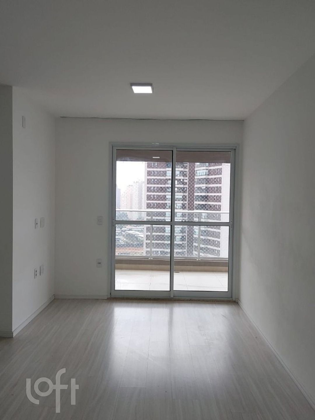 Apartamento à venda com 2 quartos, 70m² - Foto 1