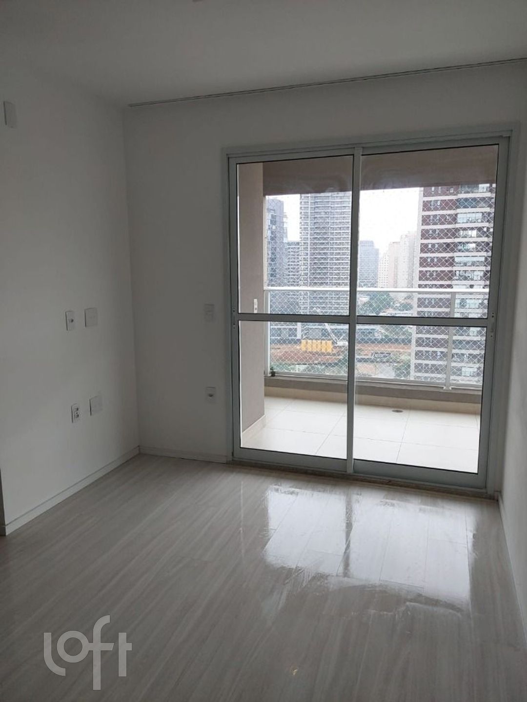 Apartamento à venda com 2 quartos, 70m² - Foto 3