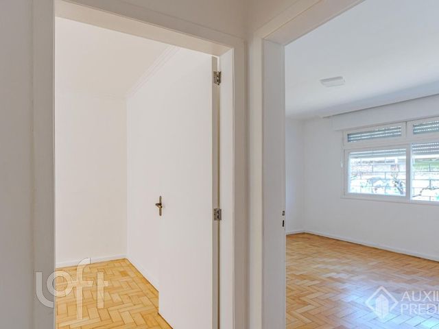 Apartamento com 72m², 2 dormitórios, 2 vagas, Menino Deus em Porto Alegre