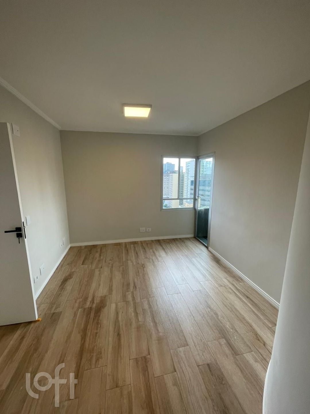 Apartamento à venda com 1 quarto, 37m² - Foto 1