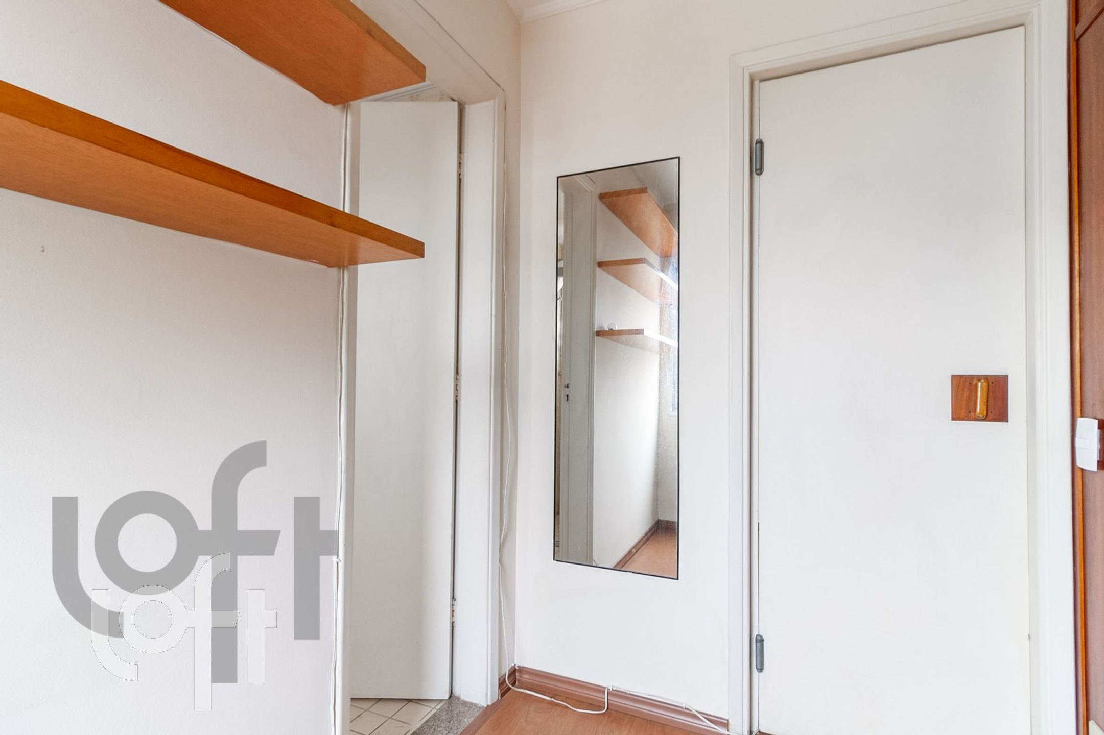 Apartamento à venda com 1 quarto, 34m² - Foto 2