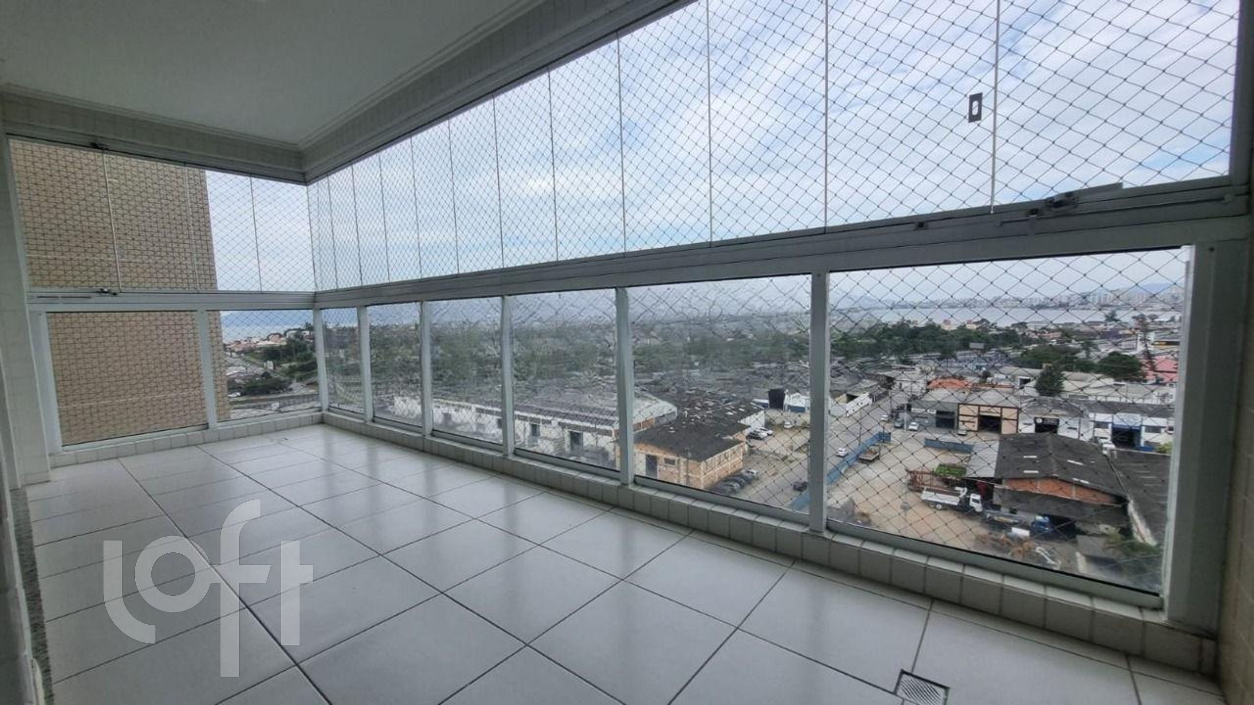 Apartamento no Mirante 4 Estaçõea