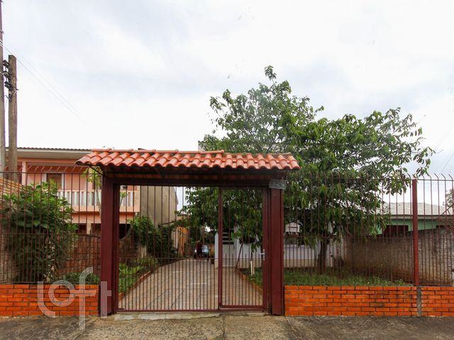 Casa com 191m², 5 dormitórios, 1 vaga no bairro Olaria em Canoas para Comprar