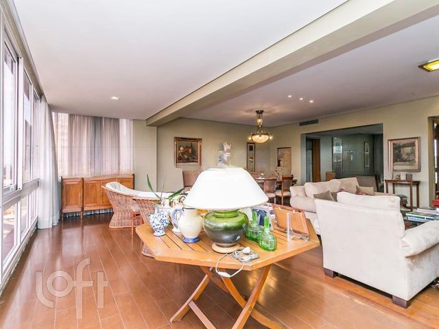 Apartamento com 257m², 3 dormitórios, 1 suíte, 2 vagas, Petrópolis em Porto Alegre
