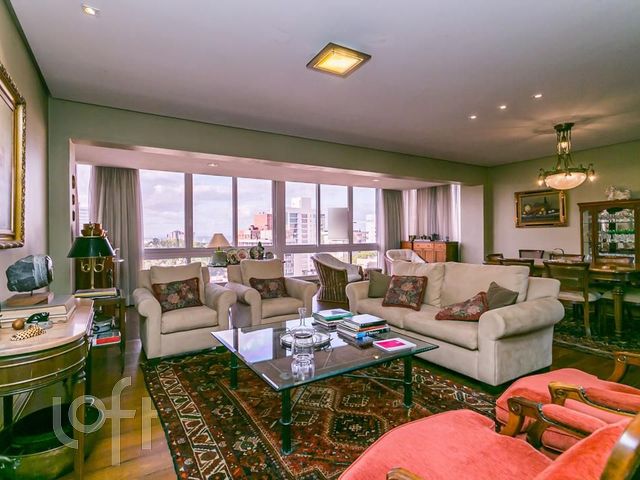 Apartamento com 257m², 3 dormitórios, 1 suíte, 2 vagas, Petrópolis em Porto Alegre