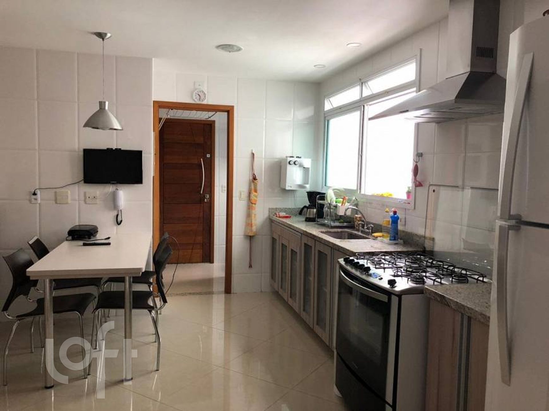 Apartamento à venda com 4 quartos, 213m² - Foto 3