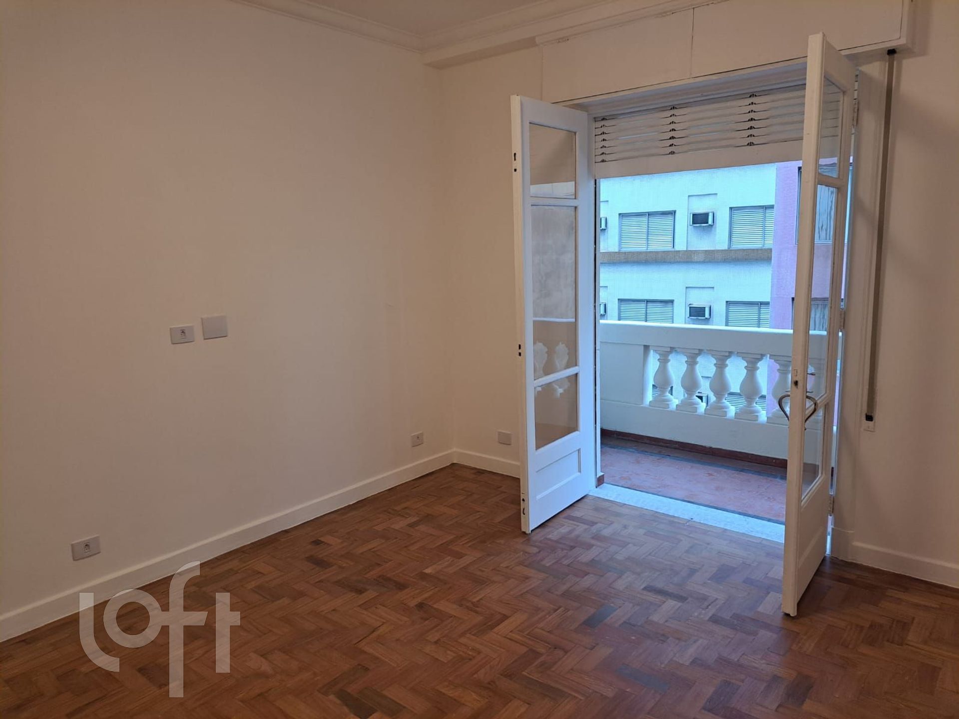 Apartamento à venda com 3 quartos, 209m² - Foto 4