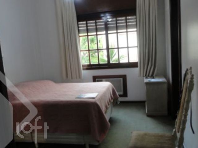 Apartamento com 129m², 3 dormitórios, 1 suíte, 2 vagas, Moinhos de Vento em Porto Alegre