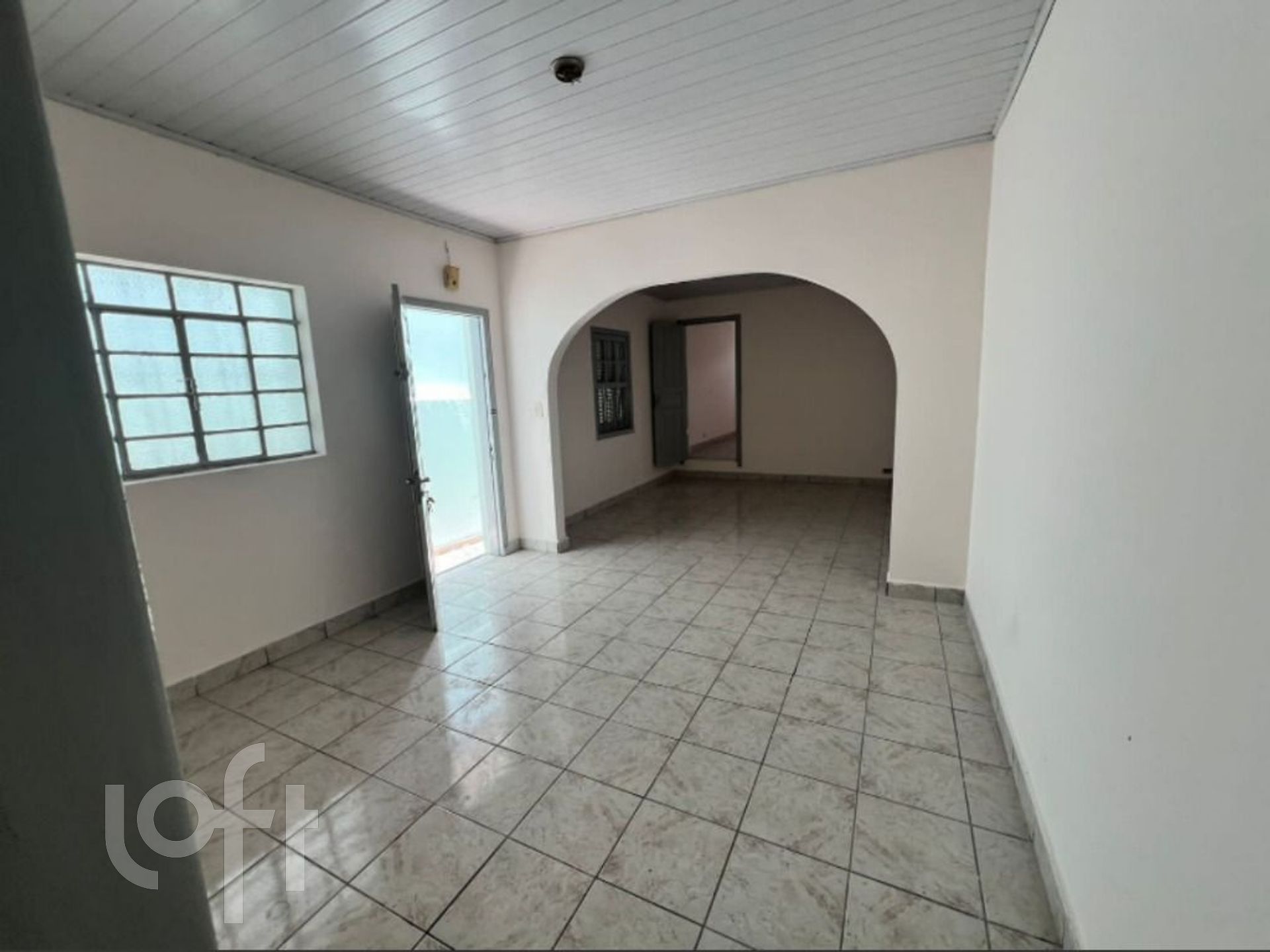 Casa à venda com 2 quartos, 120m² - Foto 1