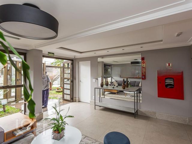 Apartamento com 60m², 2 dormitórios, 1 suíte, 2 vagas, Rio Branco em Porto Alegre