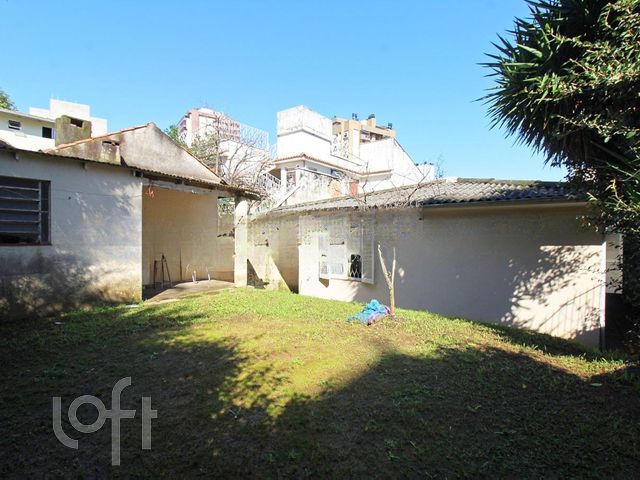 Casa com 150m², 3 dormitórios, 2 vagas, Higienópolis em Porto Alegre