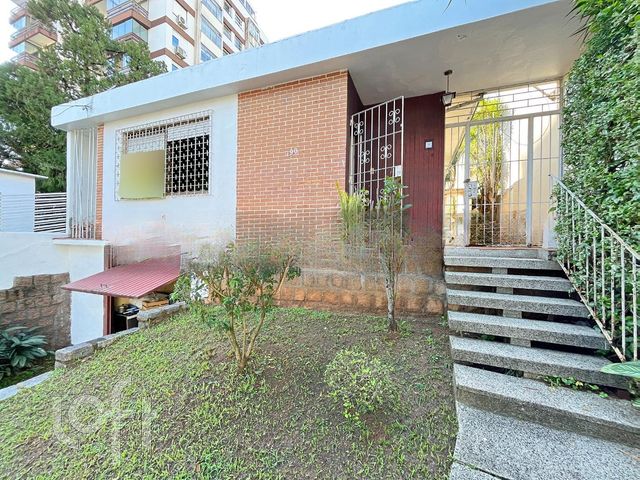 Casa com 150m², 3 dormitórios, 2 vagas, Higienópolis em Porto Alegre
