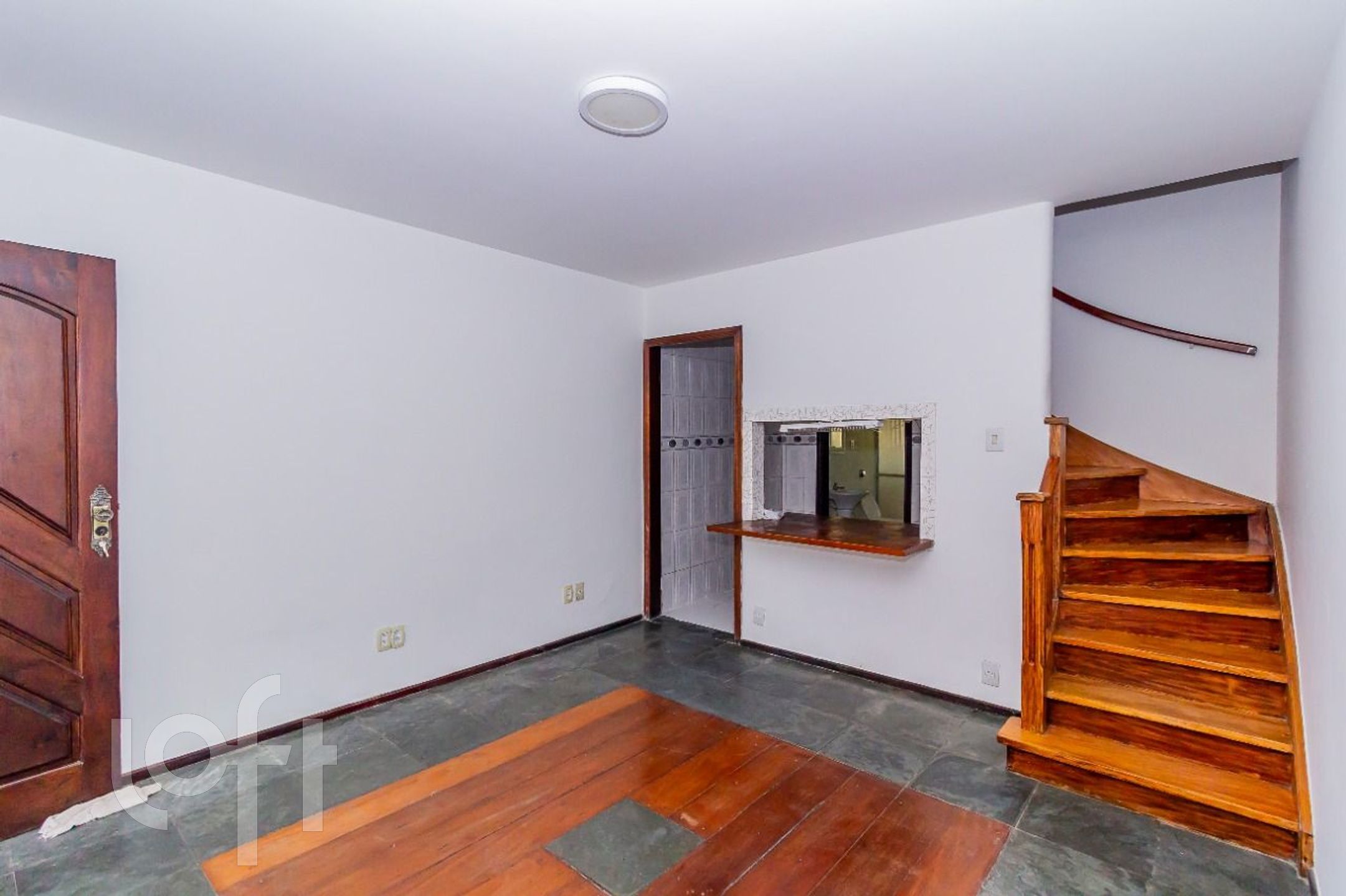 Casa à venda com 2 quartos, 160m² - Foto 1