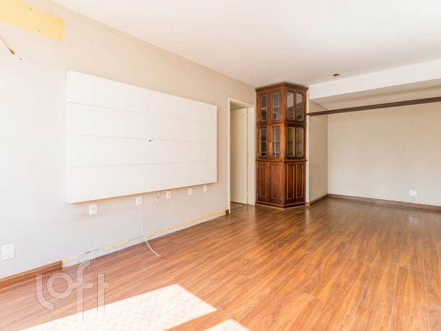 Apartamento com 78m², 2 dormitórios, 1 suíte, 1 vaga, Petrópolis em Porto Alegre