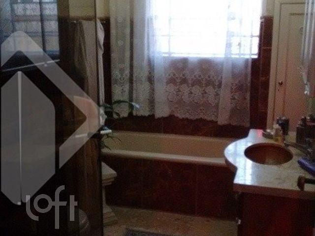 Apartamento com 137m², 3 dormitórios, 1 suíte, 1 vaga, Santa Cecília em Porto Alegre