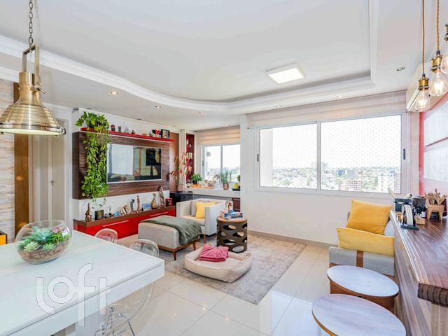 Apartamento com 65m², 3 dormitórios, 1 suíte, 1 vaga, Vila Ipiranga em Porto Alegre