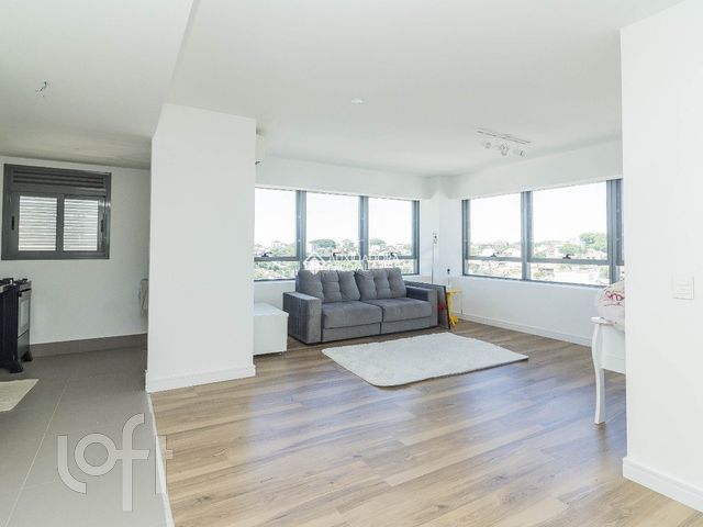 Apartamento com 60m², 1 dormitório, 1 suíte, 2 vagas, Chácara das Pedras em Porto Alegre