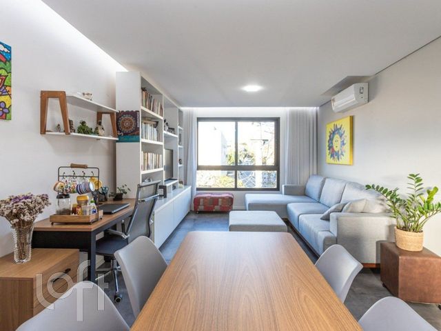 Apartamento com 70m², 2 dormitórios, 1 suíte, 1 vaga, Vila Ipiranga em Porto Alegre