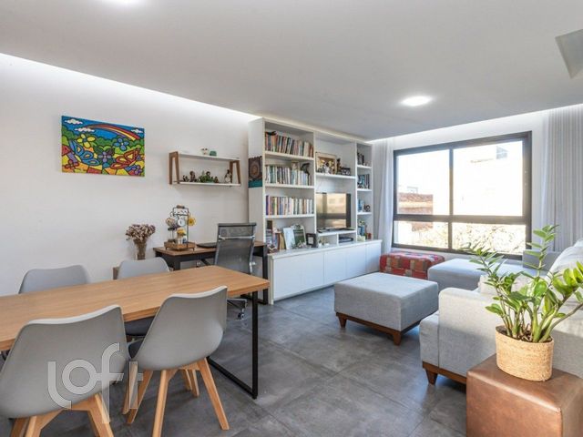 Apartamento com 70m², 2 dormitórios, 1 suíte, 1 vaga, Vila Ipiranga em Porto Alegre