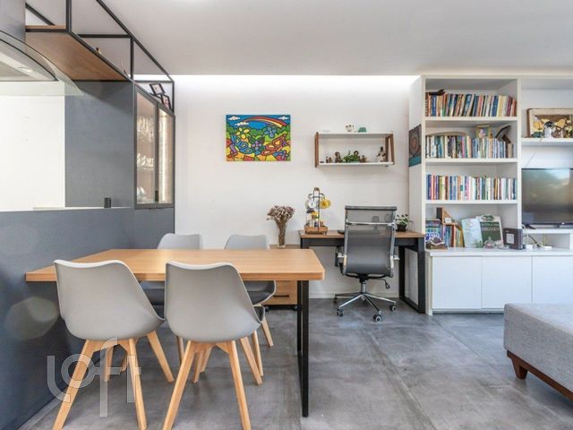 Apartamento com 70m², 2 dormitórios, 1 suíte, 1 vaga, Vila Ipiranga em Porto Alegre