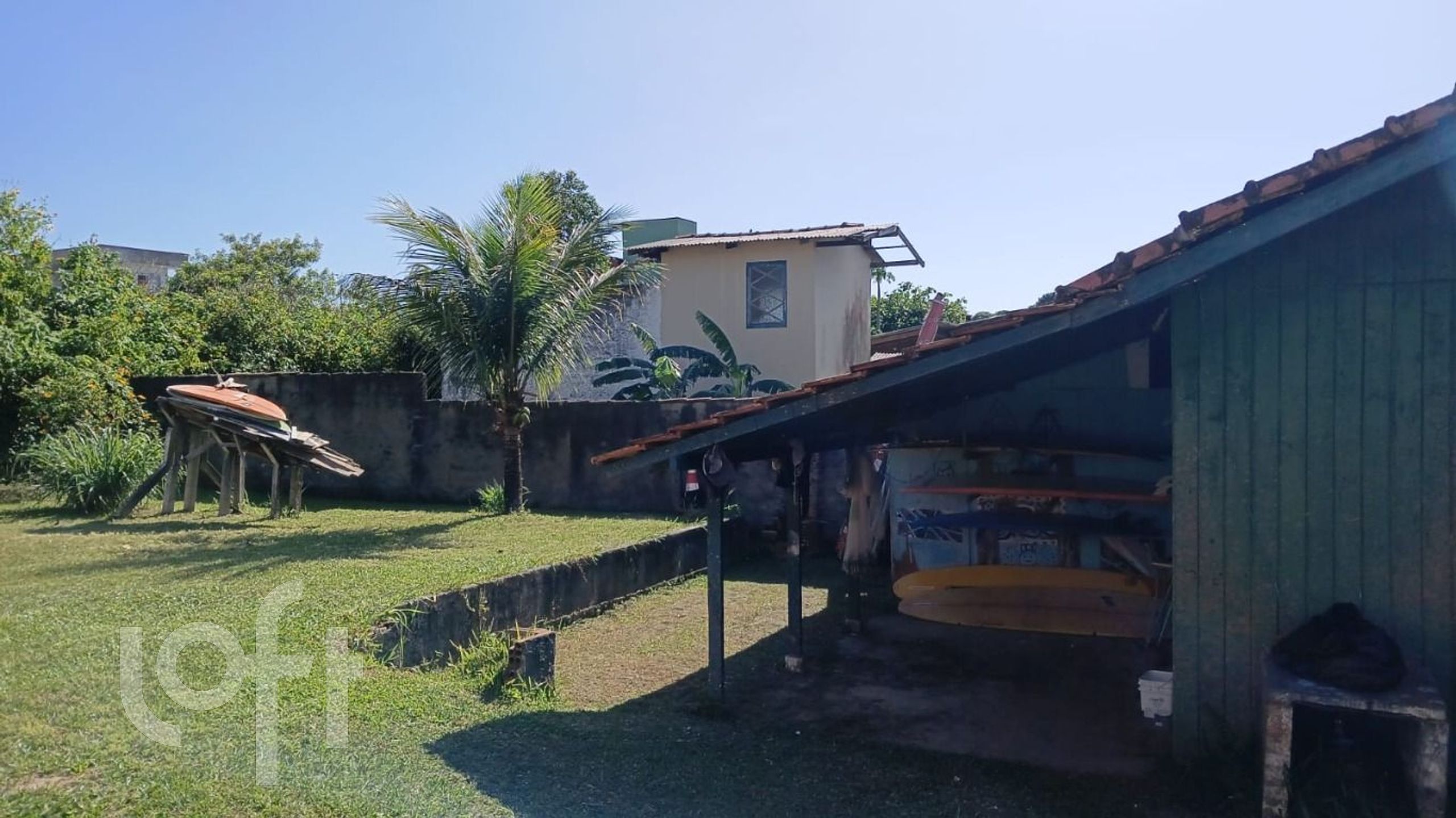 Casa Residencial com 35m², 1 quarto, 1 garagem, no bairro São João do Rio Vermelho em Florianópolis