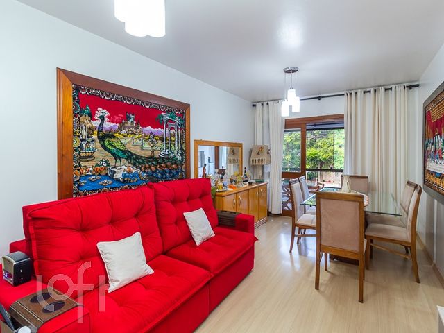 Apartamento com 90m², 3 dormitórios, 1 suíte, 2 vagas, Higienópolis em Porto Alegre