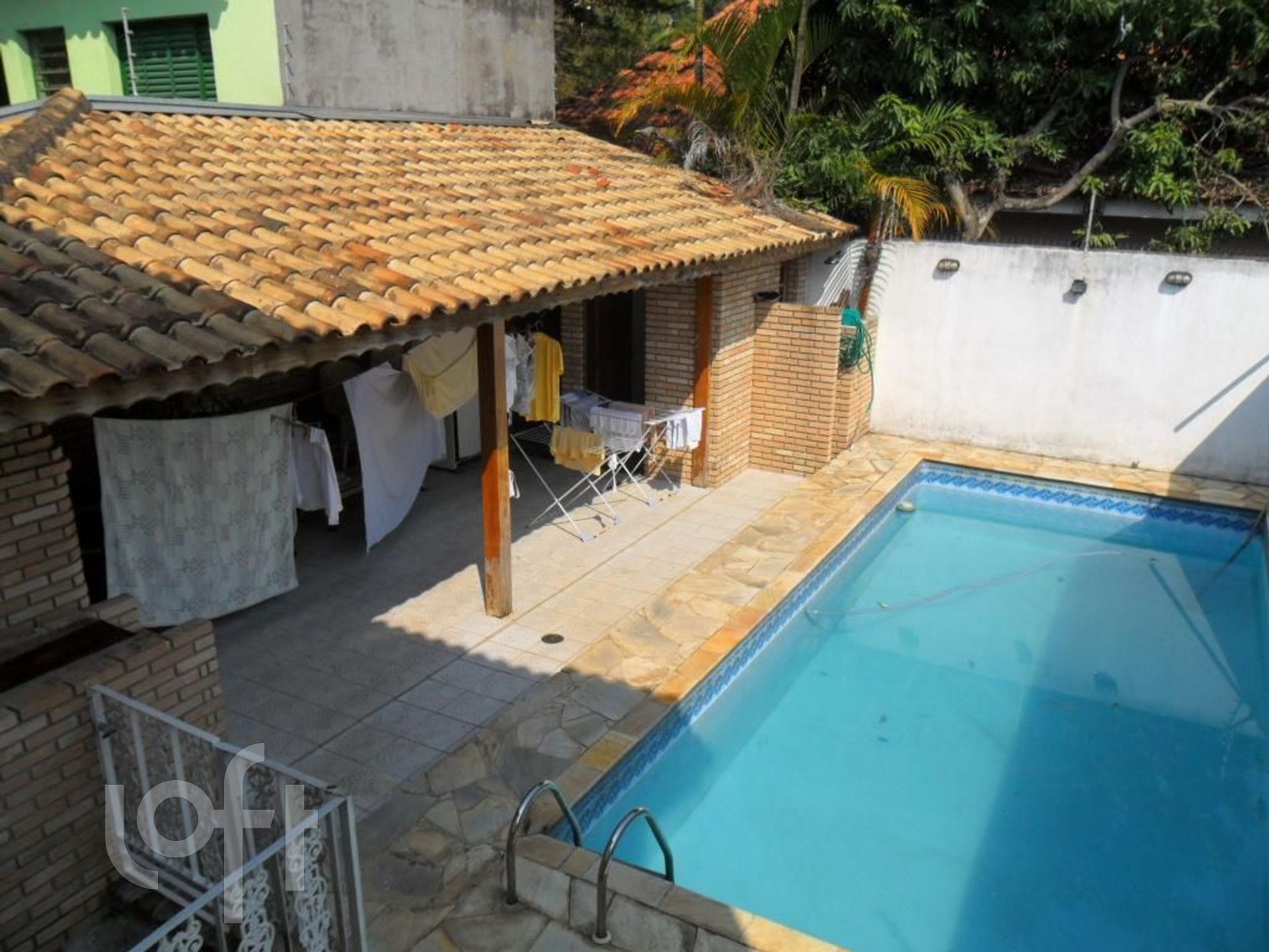 Casa à venda com 4 quartos, 300m² - Foto 1