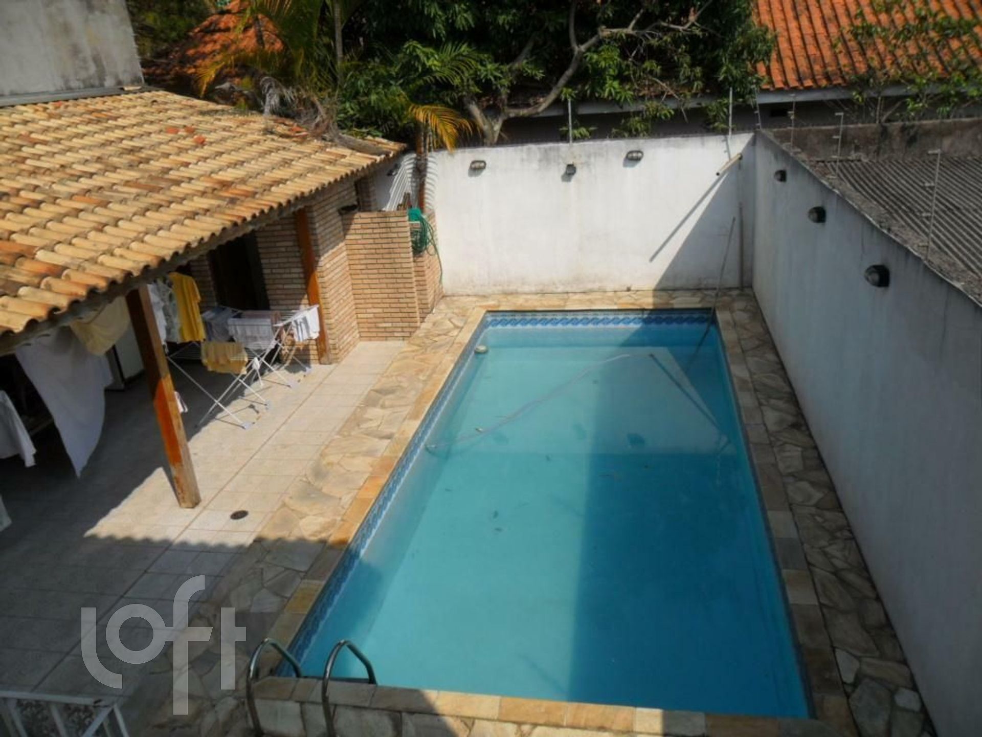 Casa à venda com 4 quartos, 300m² - Foto 2