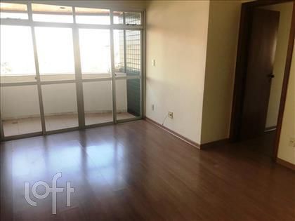 Apartamento à venda com 3 quartos, 107m² - Foto 2