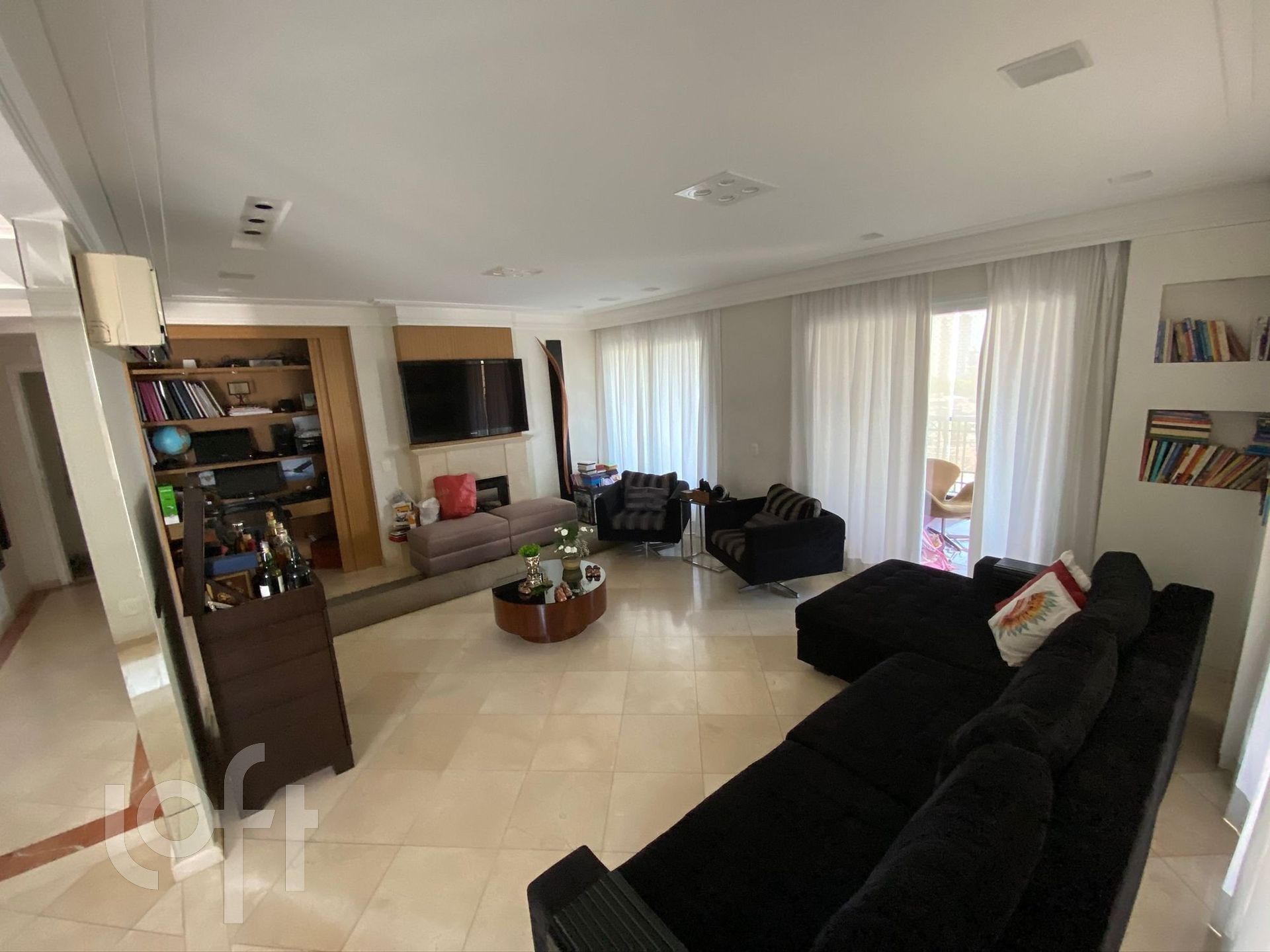 Apartamento à venda com 4 quartos, 250m² - Foto 1